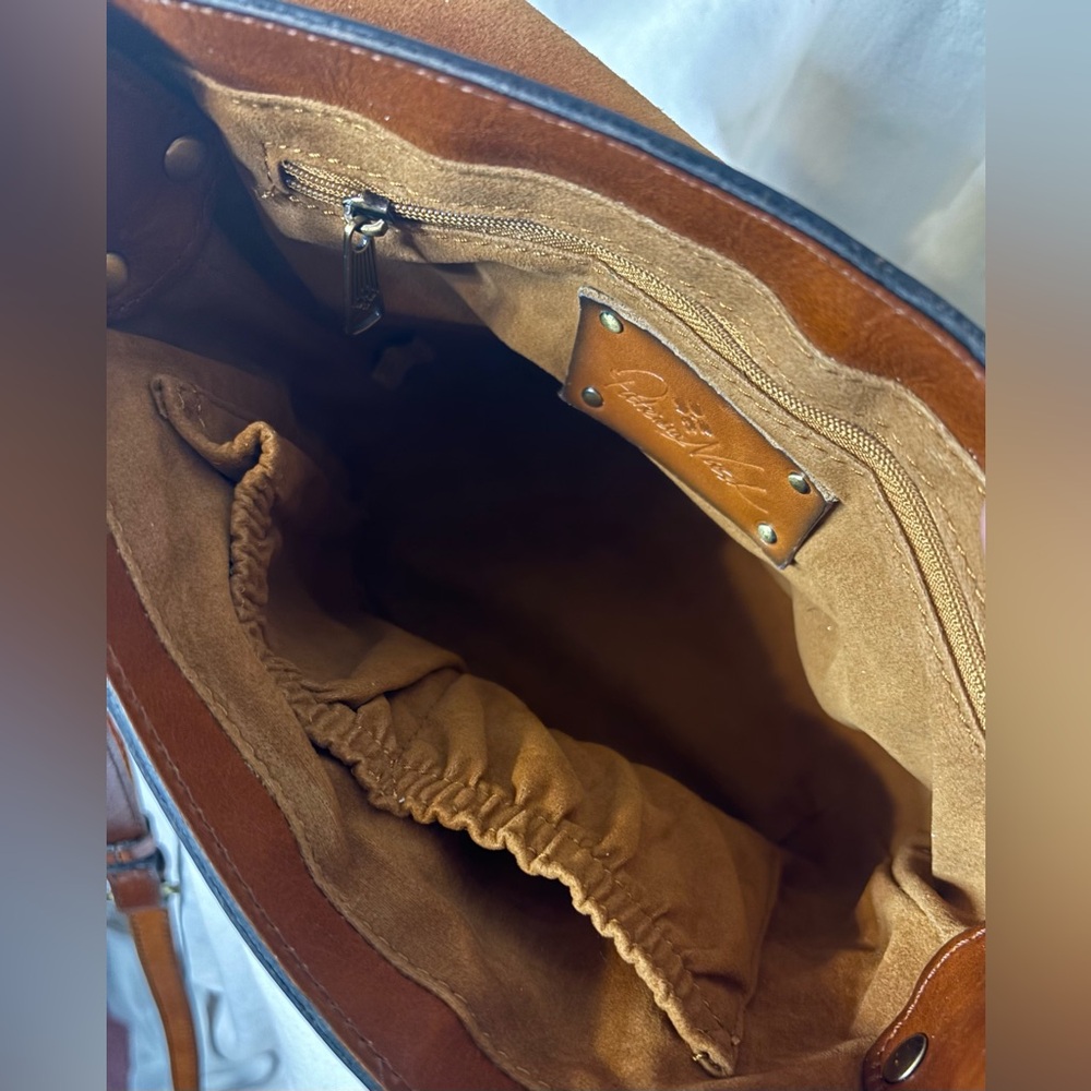 Patricia Nash Beautiful Tan Leather Crossbody Bag - Adjustable- Classic - Picture 12 of 13